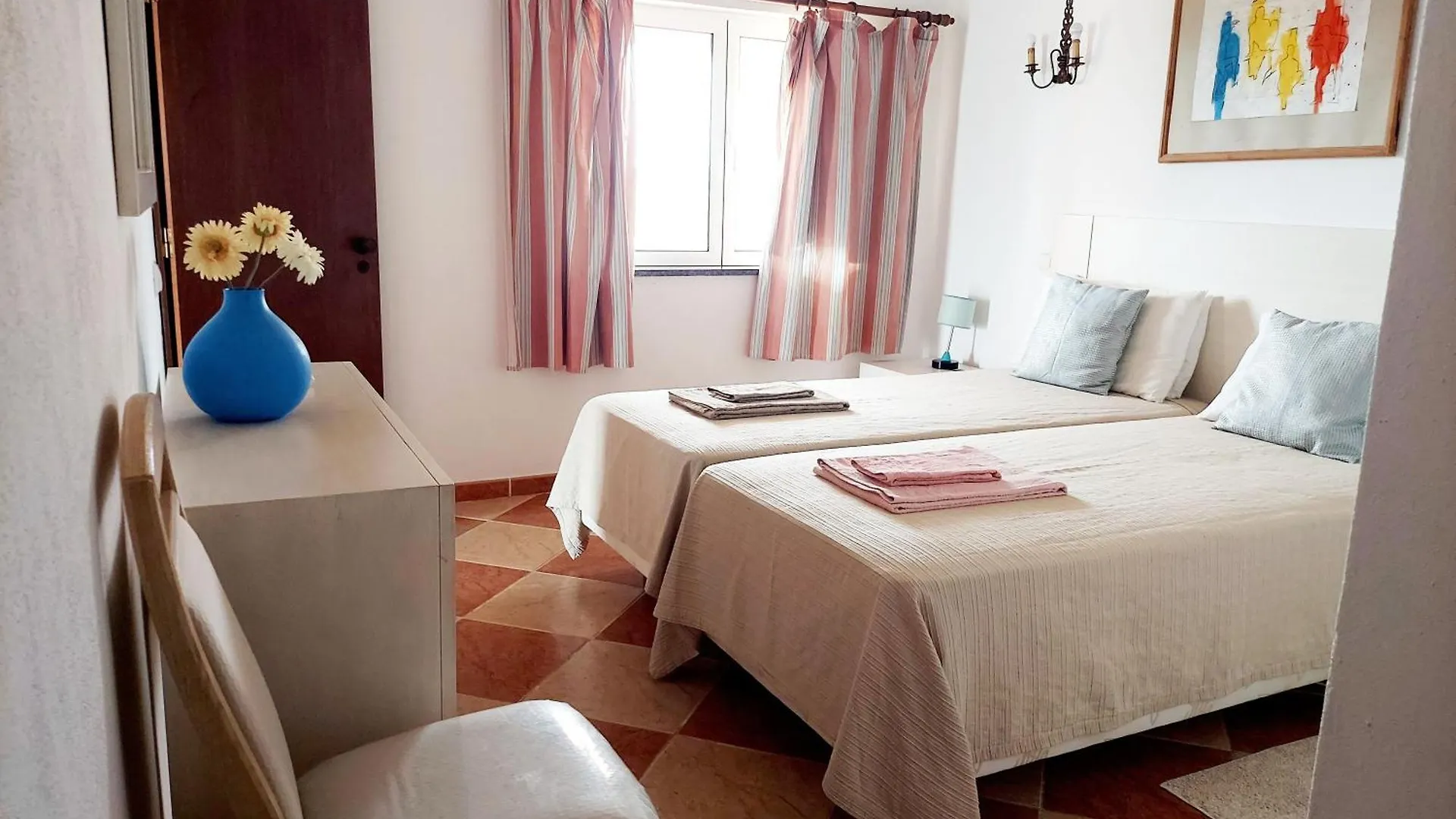 Casa de hóspedes Vivenda Os Silvas Hotel Odiáxere Portugal